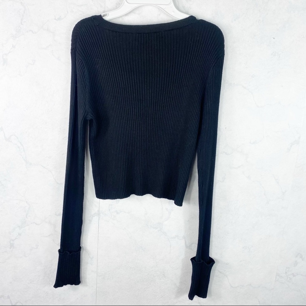 [F21] Ribbed Cropped Black Sweater - Picture 2 of 2